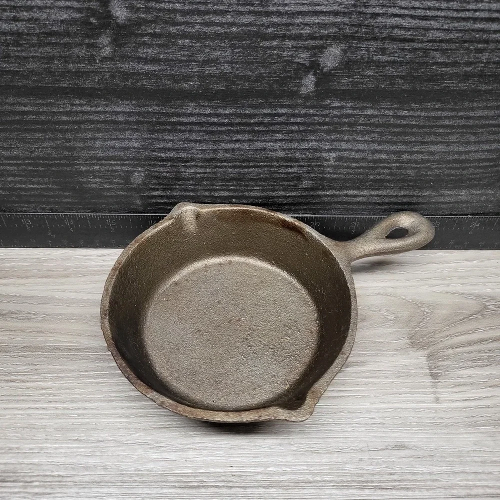Unbranded 5 Inch Small Cast Iron Skillet Round Frying Pan Black Oven Safe